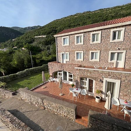 Apartments Pavlovic Petrovac Bagian luar foto