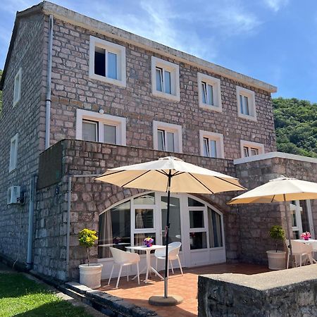 Apartments Pavlovic Petrovac Bagian luar foto