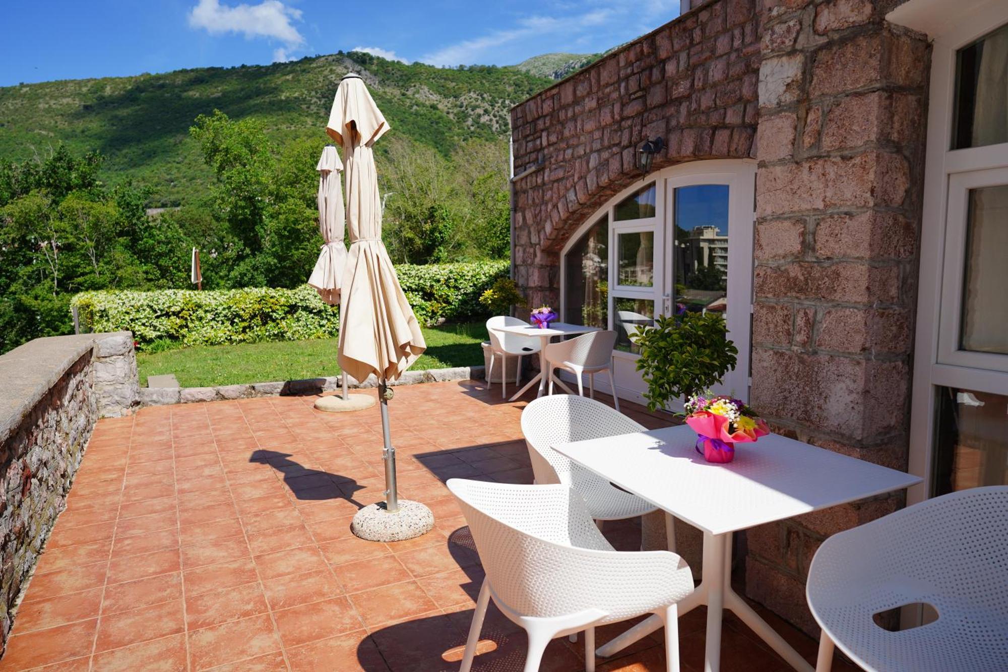 Apartments Pavlovic Petrovac Bagian luar foto
