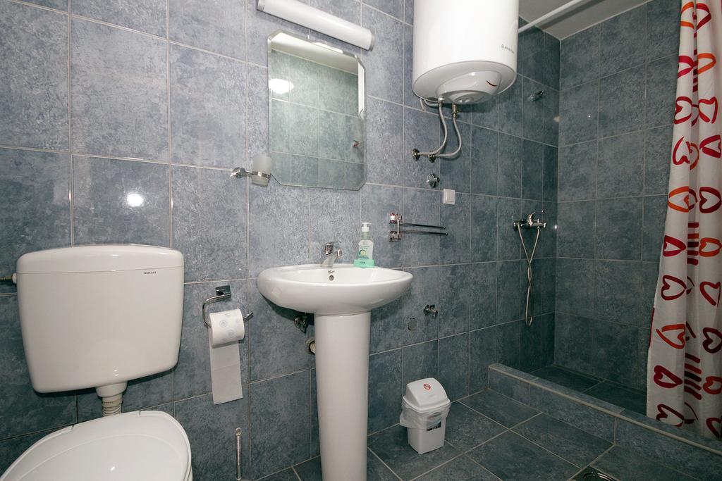 Apartments Pavlovic Petrovac Bagian luar foto