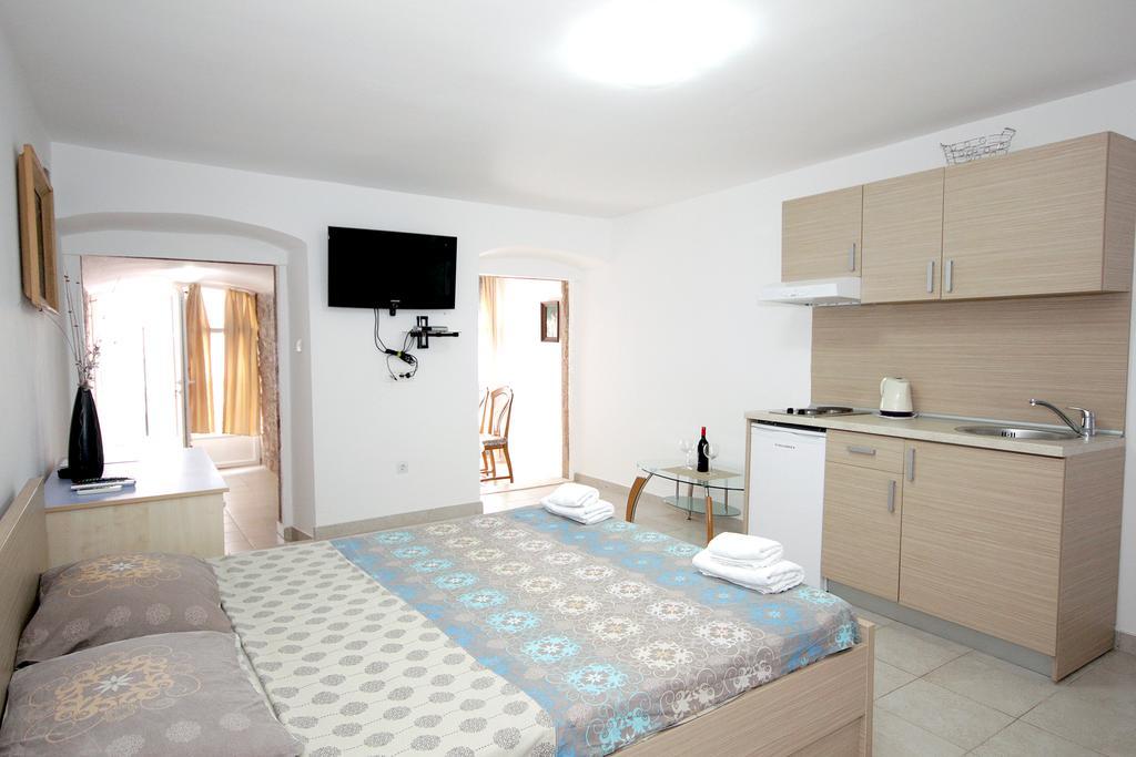 Apartments Pavlovic Petrovac Bagian luar foto