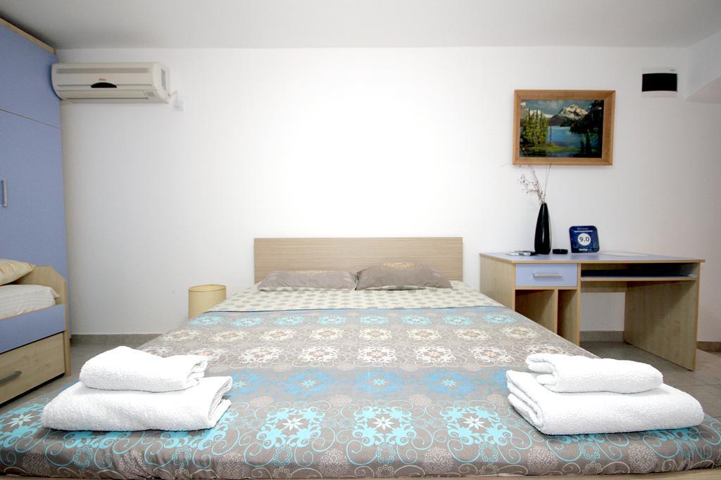 Apartments Pavlovic Petrovac Bagian luar foto