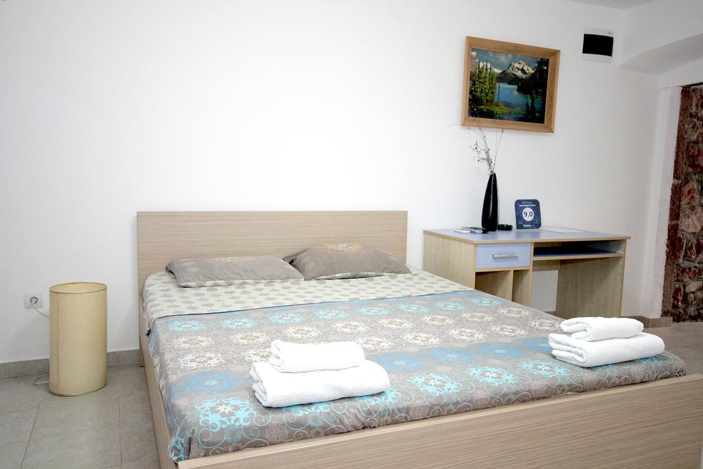 Apartments Pavlovic Petrovac Bagian luar foto