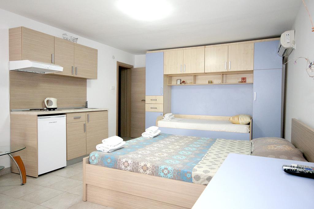 Apartments Pavlovic Petrovac Bagian luar foto