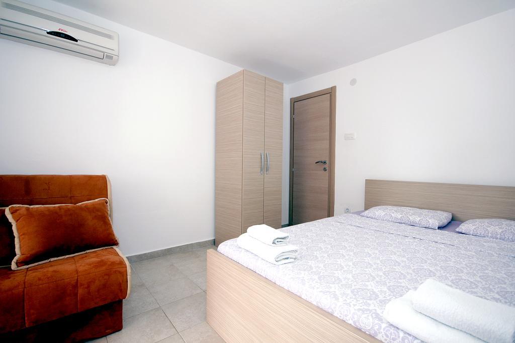 Apartments Pavlovic Petrovac Bagian luar foto