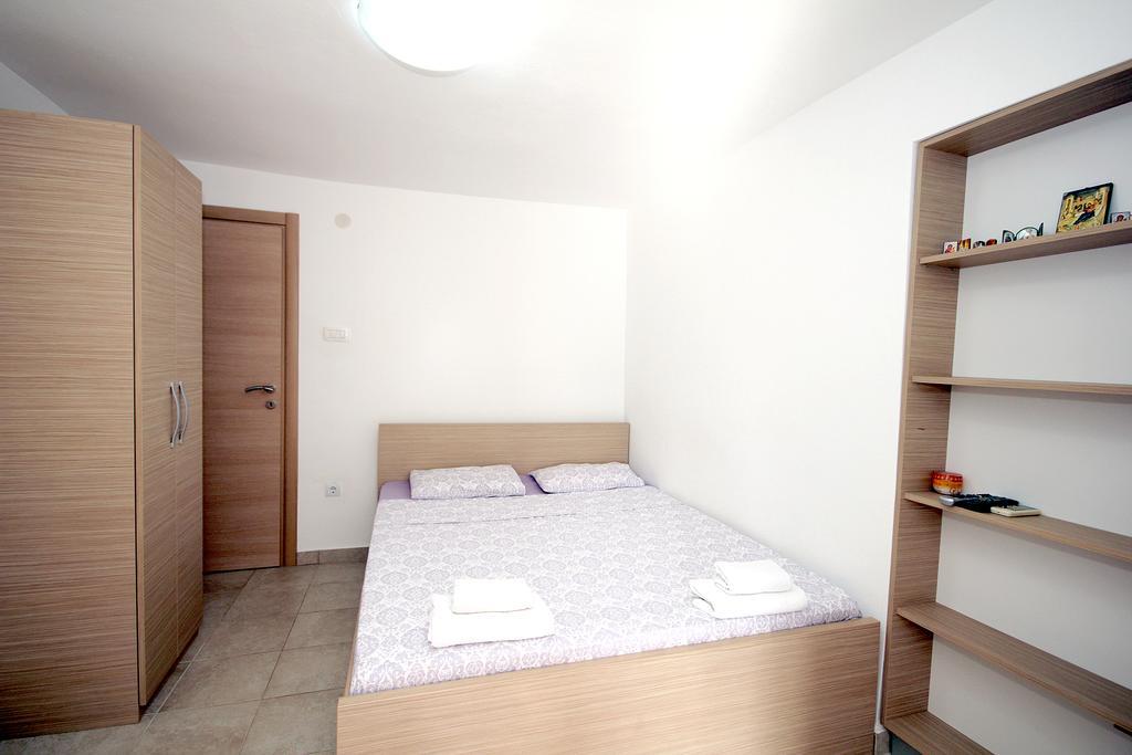 Apartments Pavlovic Petrovac Bagian luar foto